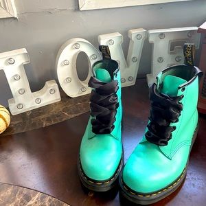Teal dr. Martens